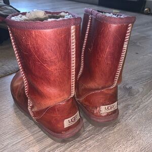 Burgundy leather Ugg boots. Super cozy boot!! Just needs a boot shaper